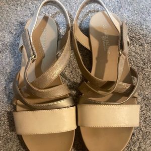 Naturalizer sandal in size 9